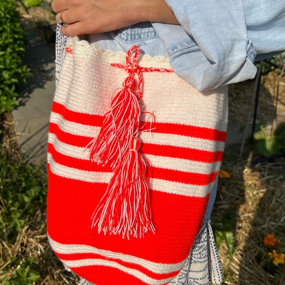 Handcrafted in Colombia, Wayuu Mochila. - Picture 3 of 5